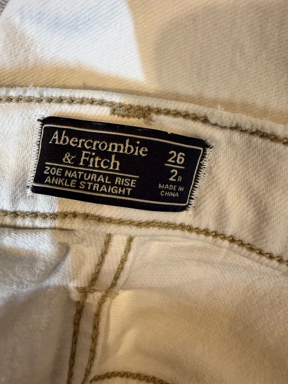 Women’s White Straight-Leg Jeans